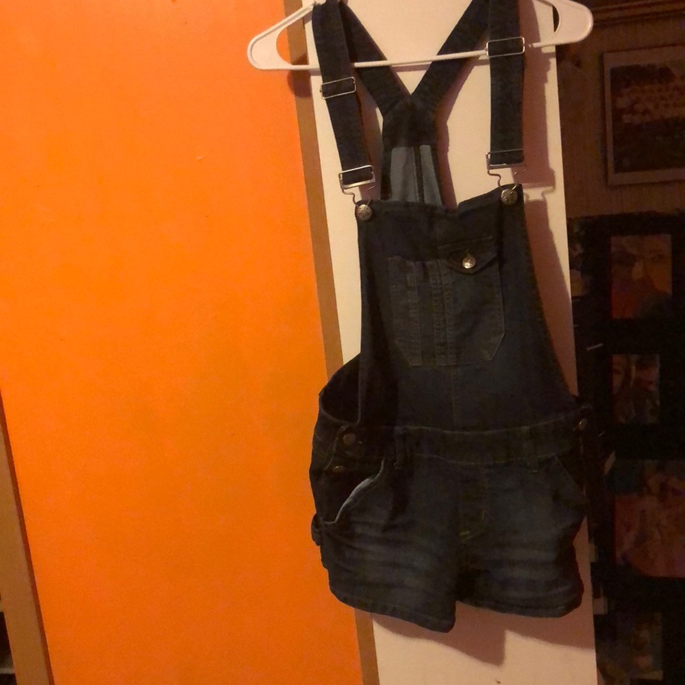 Overall shorts